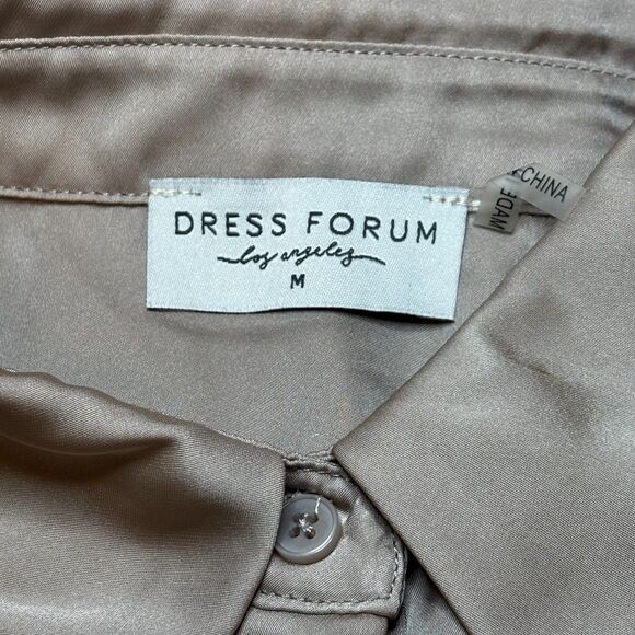 Dress Forum Button Down Blouse Dull Satin Slim Shirt Pink Champagne Size Medium - Picture 4 of 8